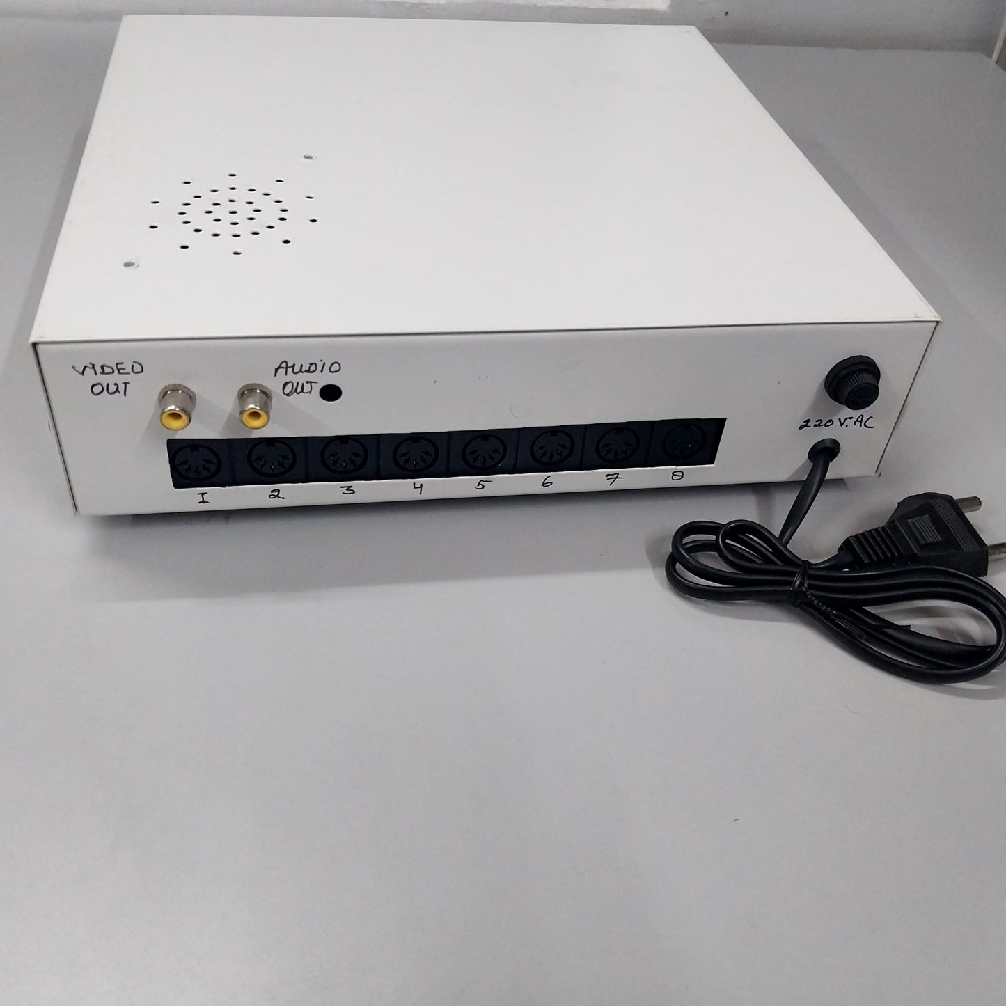 AS-8C Two Way 8 Channel Audio SWITCHER Without Audio Units