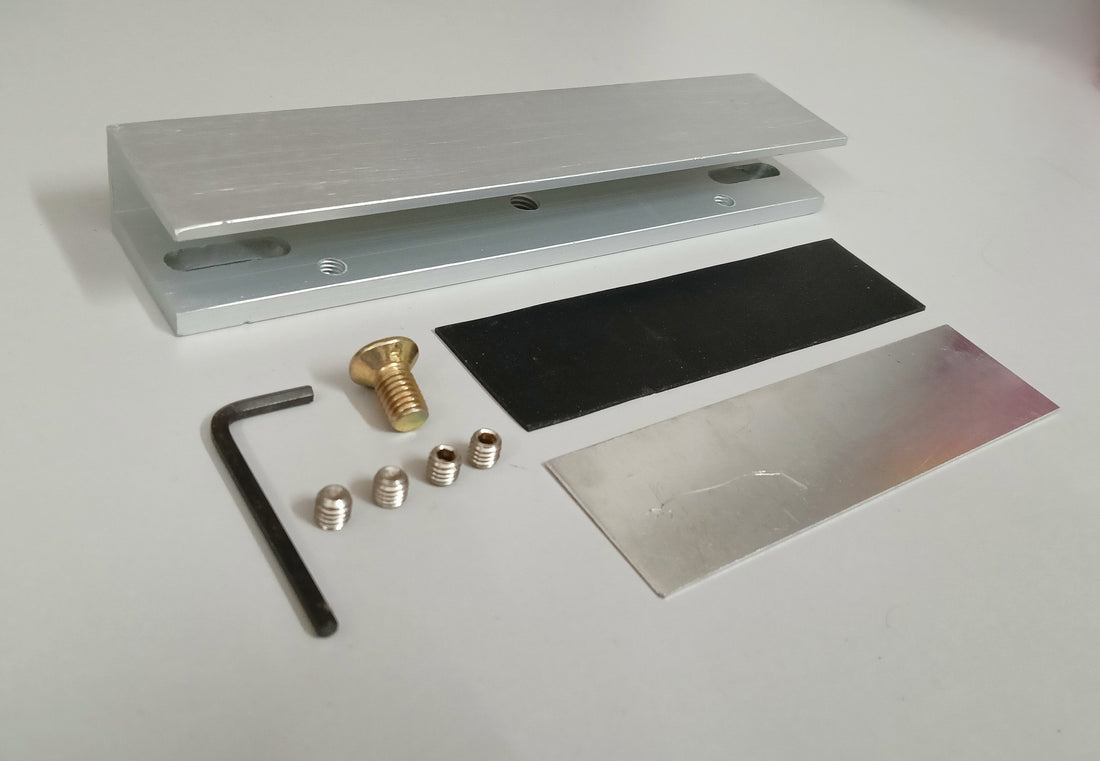 BRUG-EM U bracket for fitting an EM lock on a frameless glass door
